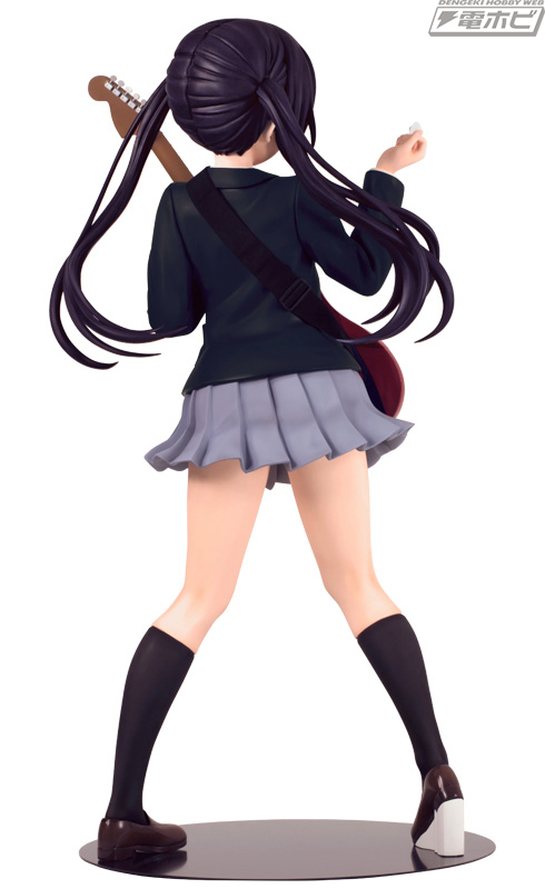 22体限定】『けいおん！』中野梓が等身大フィギュアとなって登場！あず
