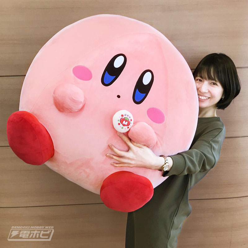 まんぷく姿のカービィが約60センチのビッグなぬいぐるみに！プププ