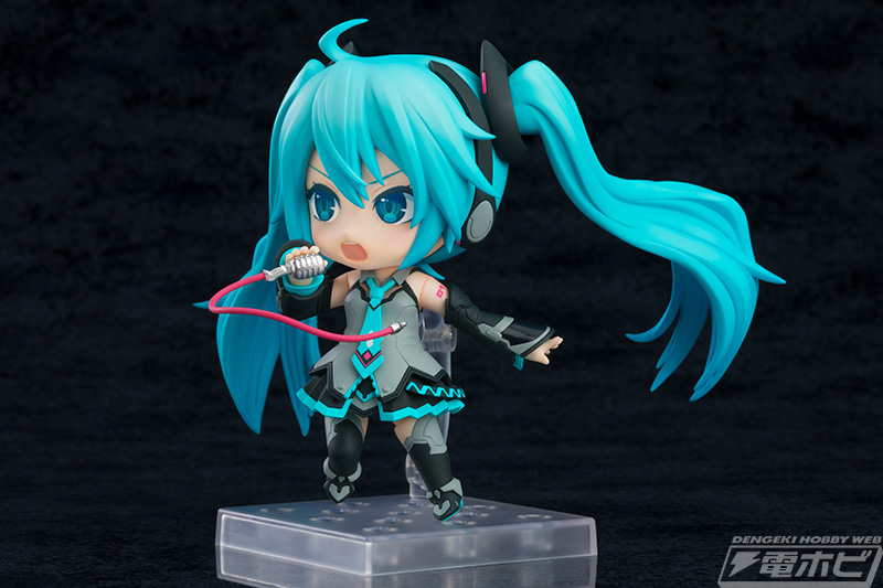 マジカルミライ」2014と2023のメインビジュアルの初音ミクが