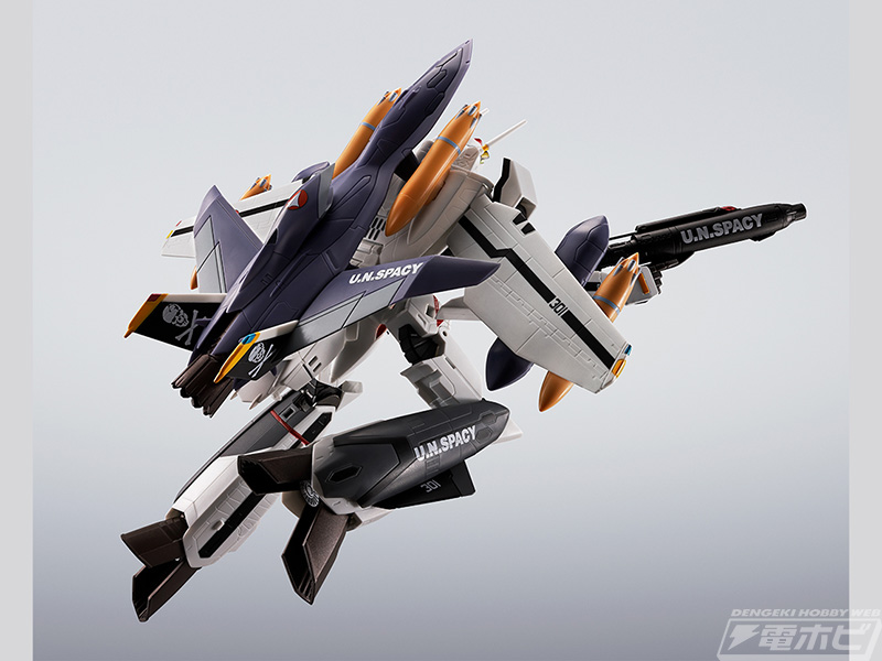 若き日のロイ・フォッカーが駆るVF-0S、最強装備で登場！『マクロス