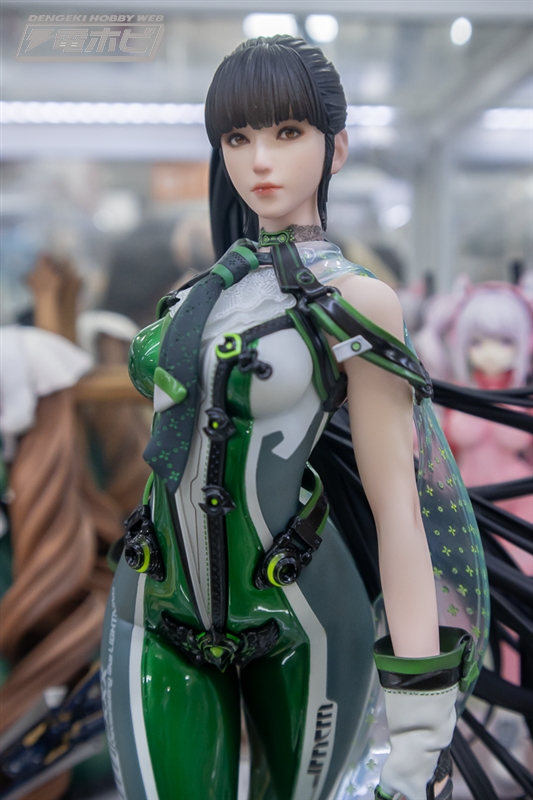 美少女の肉感的なボディライン、健康的なプロポーションを再現
