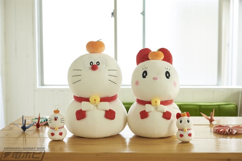 も～っちもちな姿のドラえもん＆ドラミ！ギュッと抱きしめたくなる