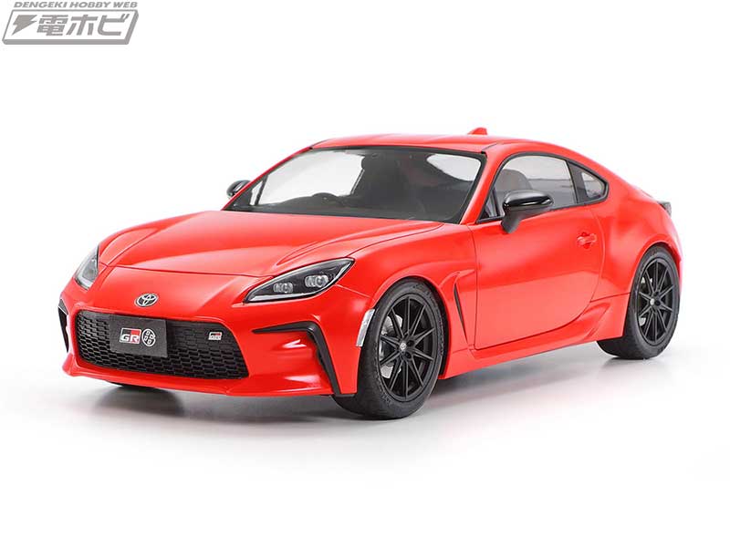 注目の2代目FRスポーツカー「トヨタGR86」の進化を模型で探る！タミヤ