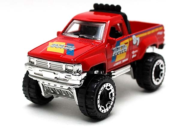 1987 TOYOTA PICKUP TRUCKのレビュー。想像以上の重量感を感じた国産