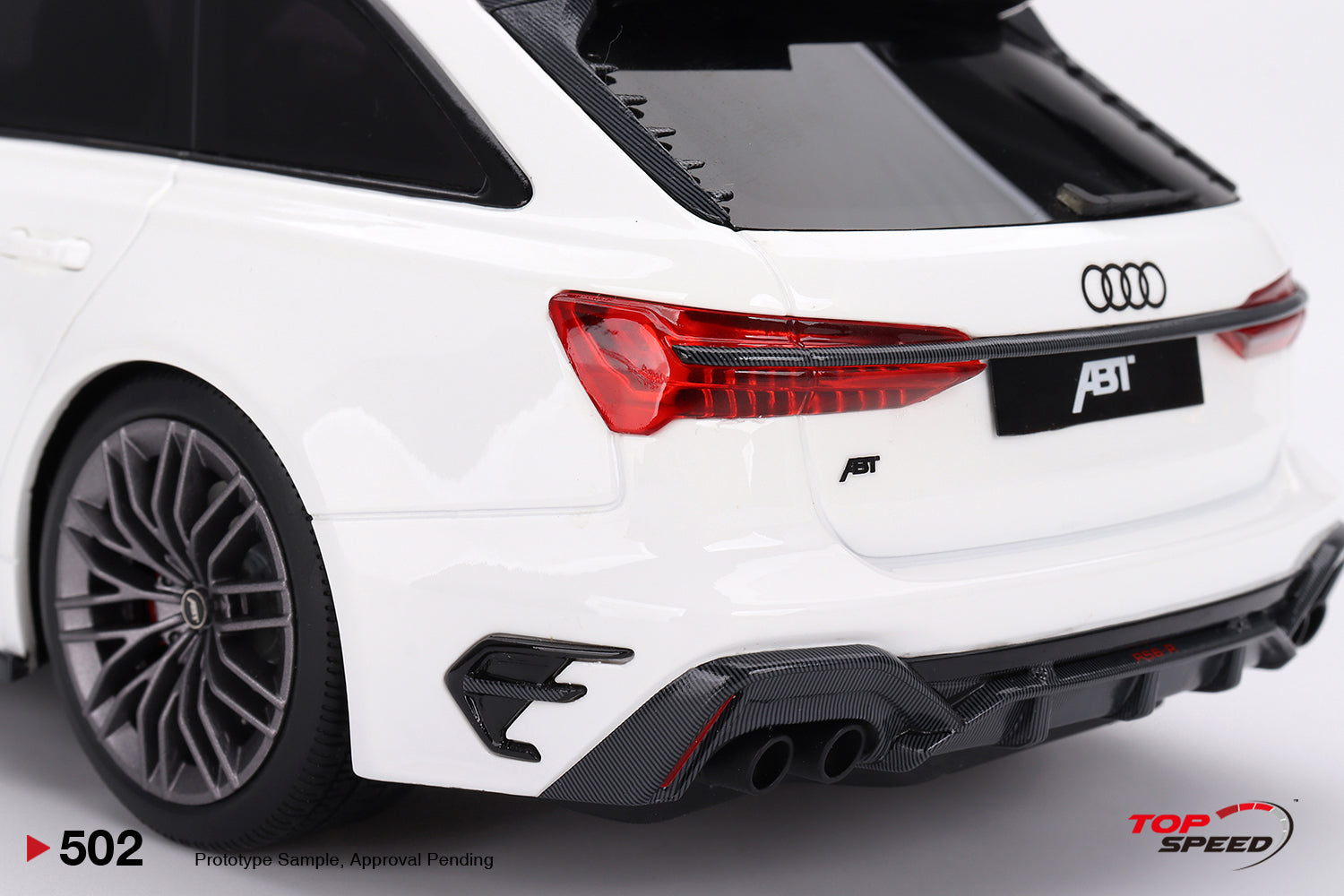 TOPSPEED 1:18 Audi ABT RS6-R Glacier White Metallic TS0502