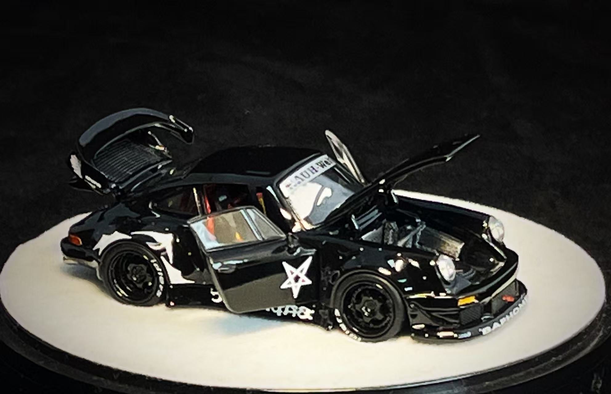 PGM 1:64 Porsche RWB930 Baphomet Demon PGM-640210 (2 Versions