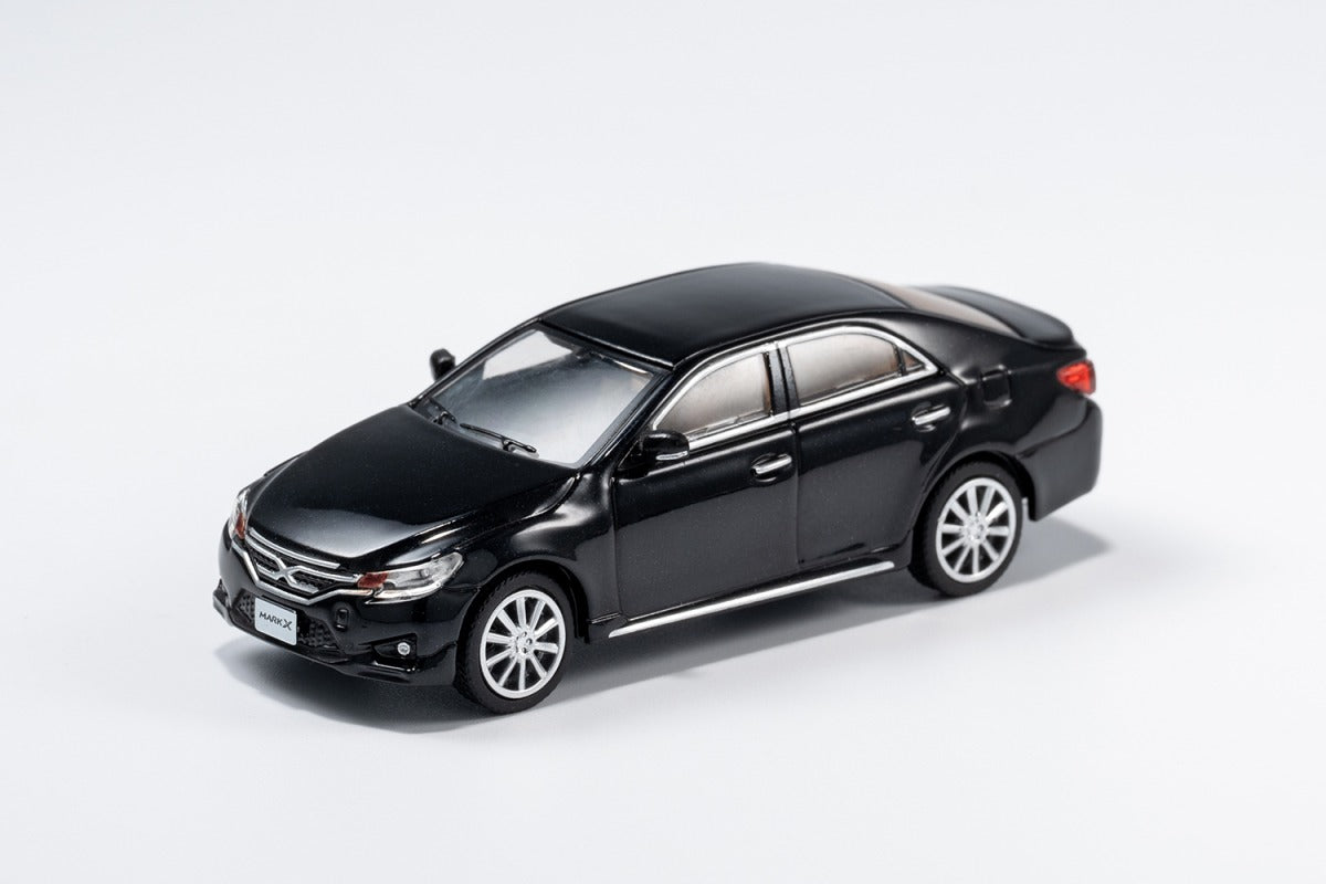 GCD 1:64 Toyota Mark X 2nd Generation White / Silver / Black