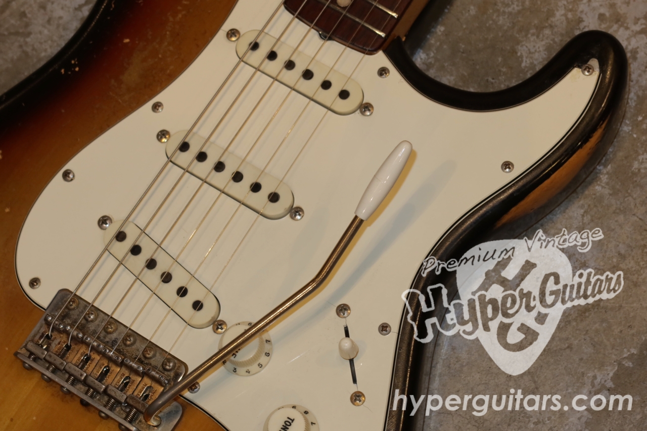 Fender '67 Stratocaster - サンバースト / ローズ - ハイパーギターズ