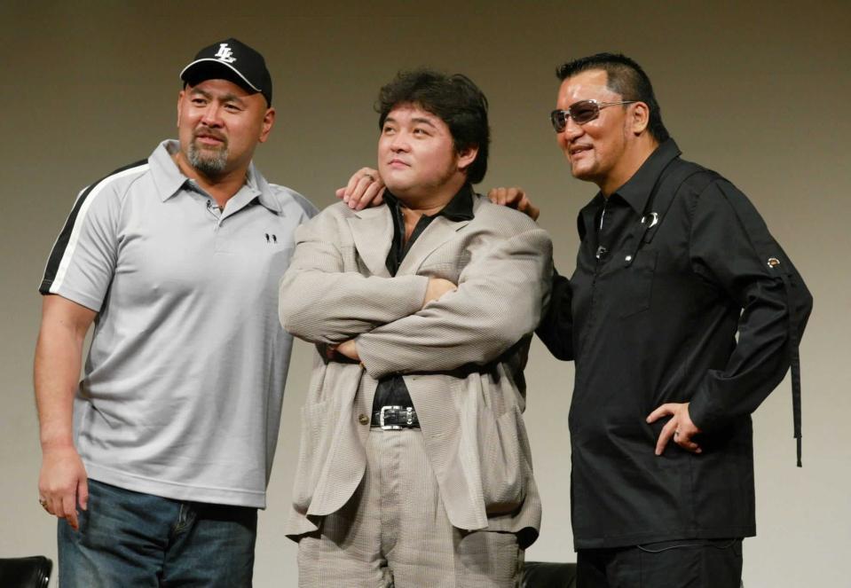 武藤敬司、蝶野正洋、橋本真也「闘魂三銃士CAFE」大阪、福岡で4月