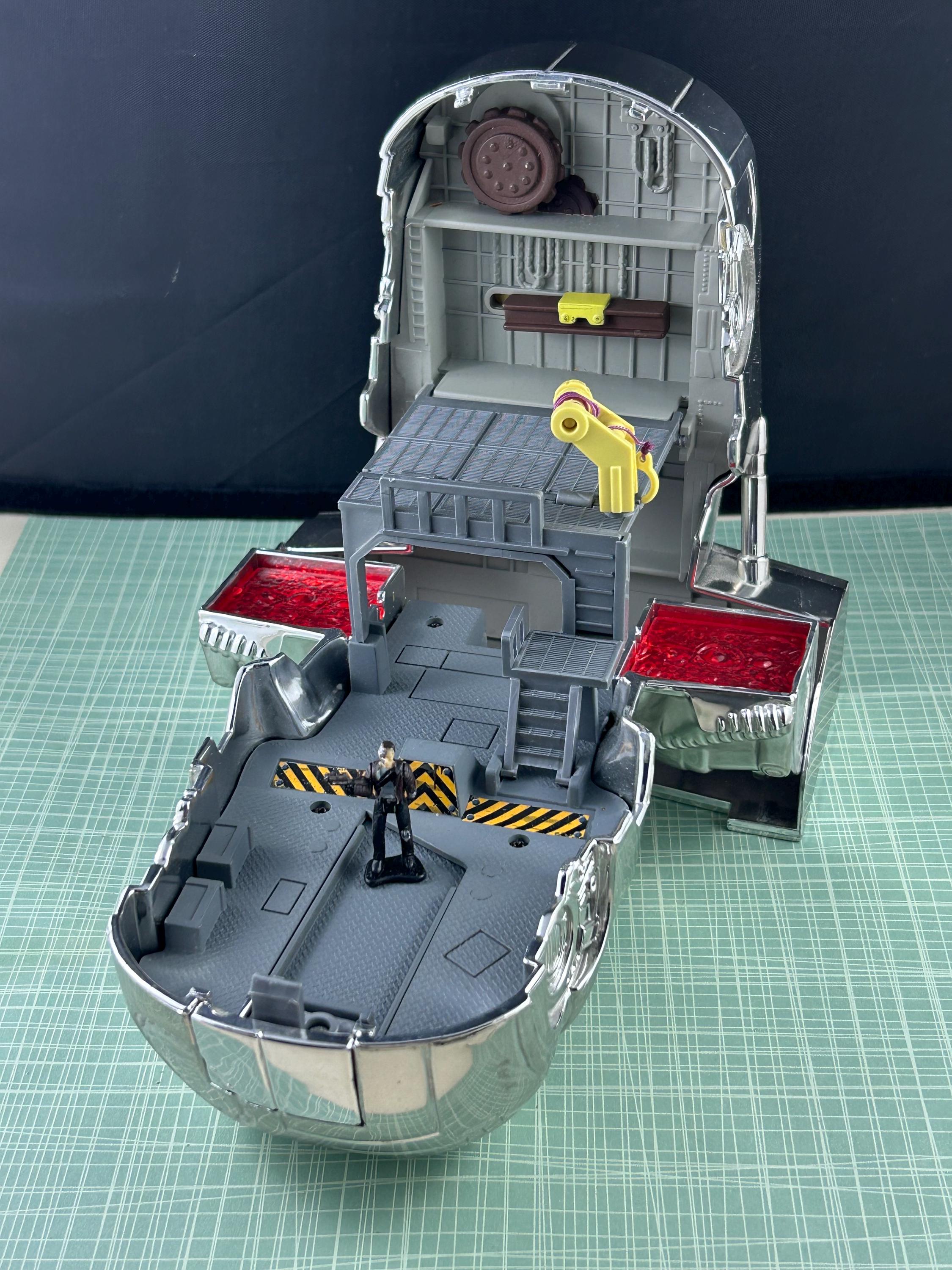1997 Micro Machines Terminator 2 Transforming Action Set Playset