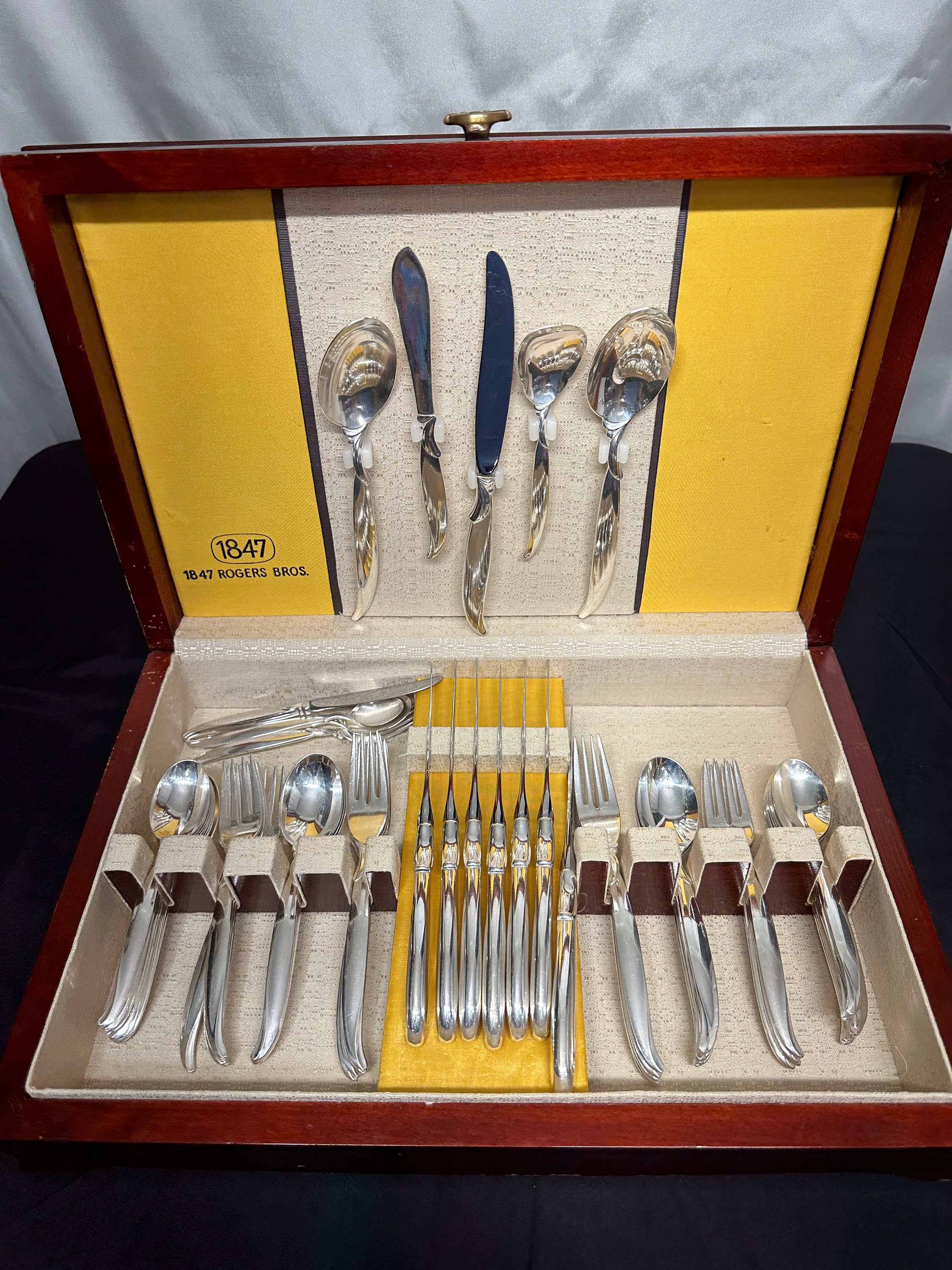 1847 Rogers Bros Flair Silver Plated Flatware Set, 56pc - Etsy