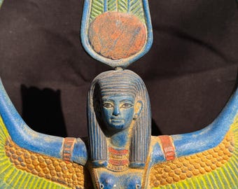 エジプトの女神マアトの翼を開いた像 マアト エジプトの工芸品 神聖な