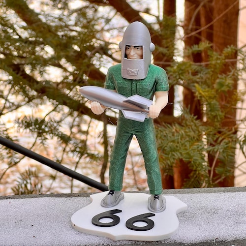 Gemini Giant - Miniature Version of American Giant Based on
