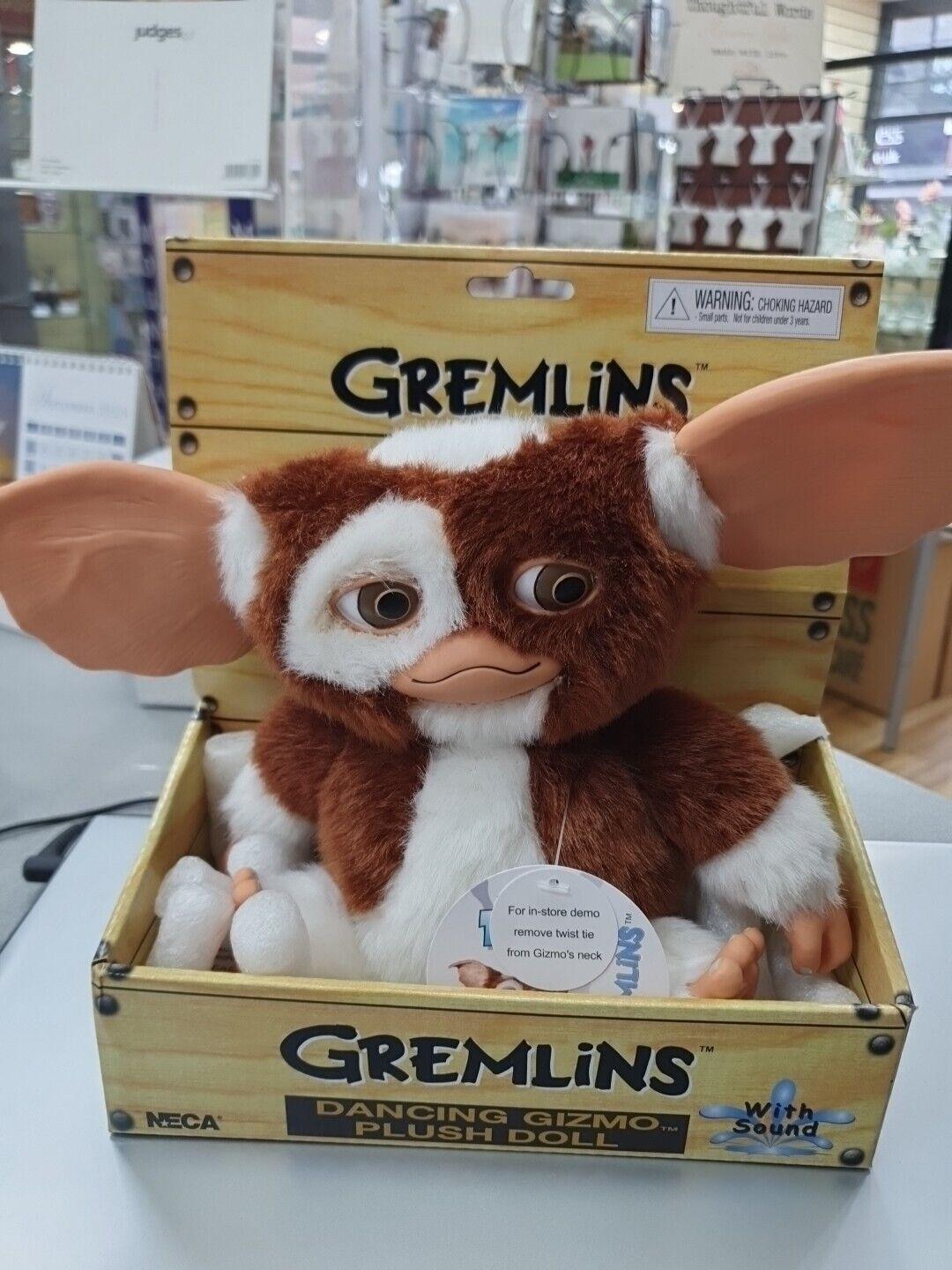 NECA Gizmo Plush Toy Gremlins Singing & Dancing With Sound Mogwai