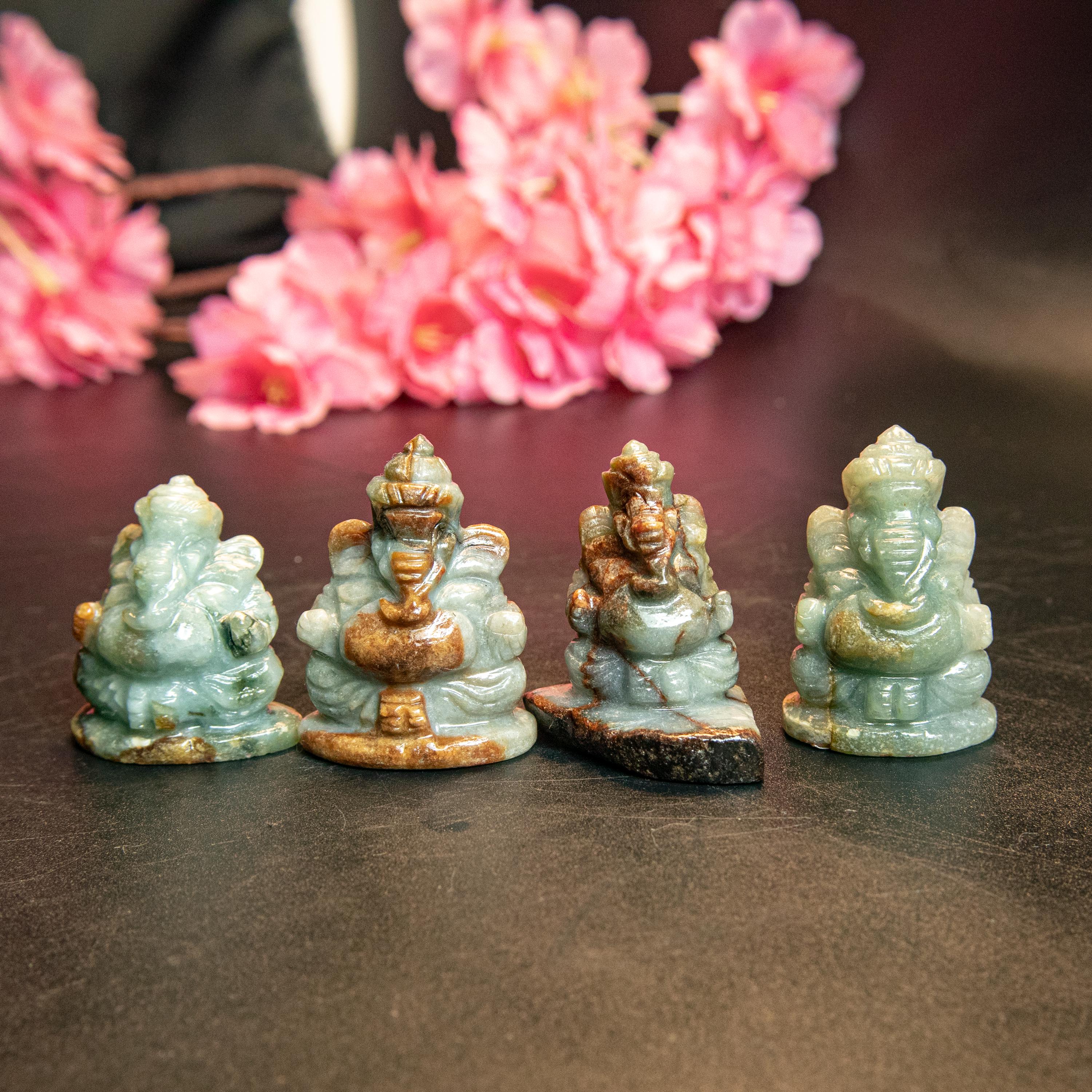 手彫りのビルマ産翡翠ガネーシャ像：神聖な108の名前 - Etsy 日本