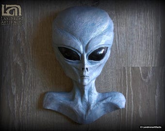 Alien Grey Wall Plaque Sculpture UFO Gift Area 51 Memorabilia X