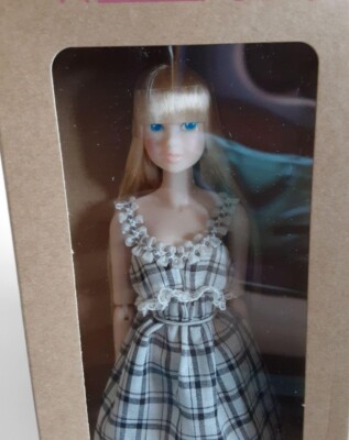 Wake-Up momoko DOLL WUDsp Azone002 Blue eyes Sekiguchi Akihabara