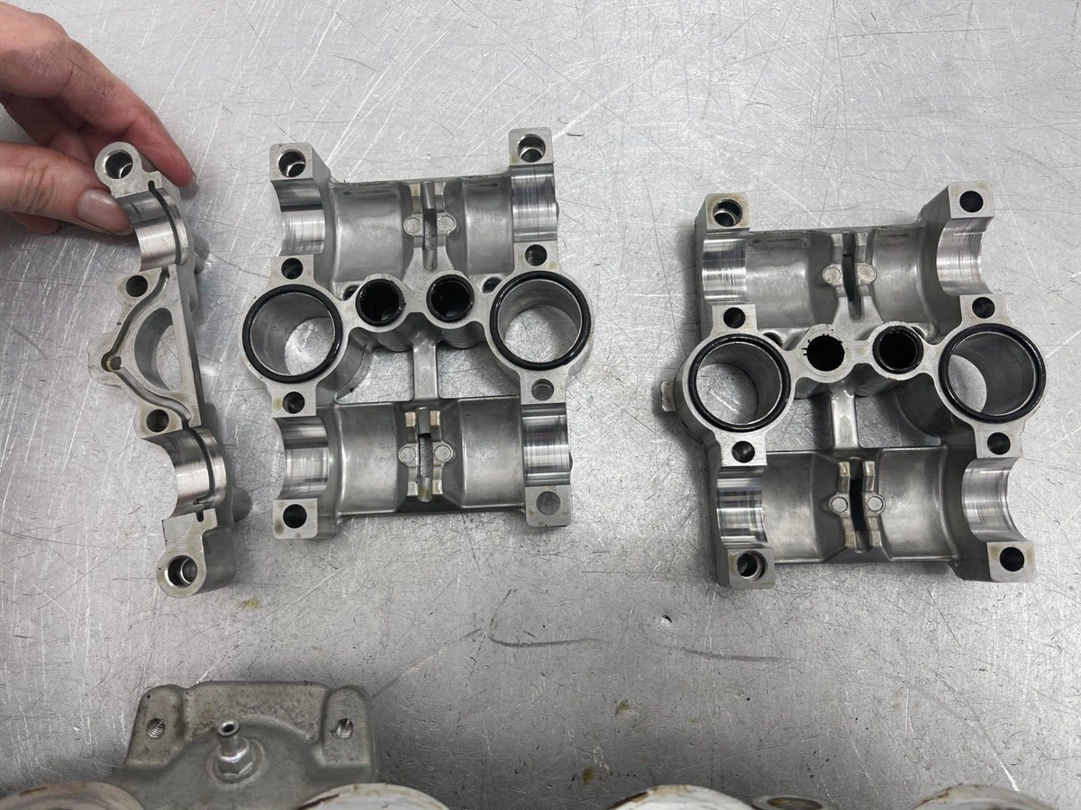 2017 Kawasaki Ninja Zx6r 636 Engine Top End Cylinder Head Valve