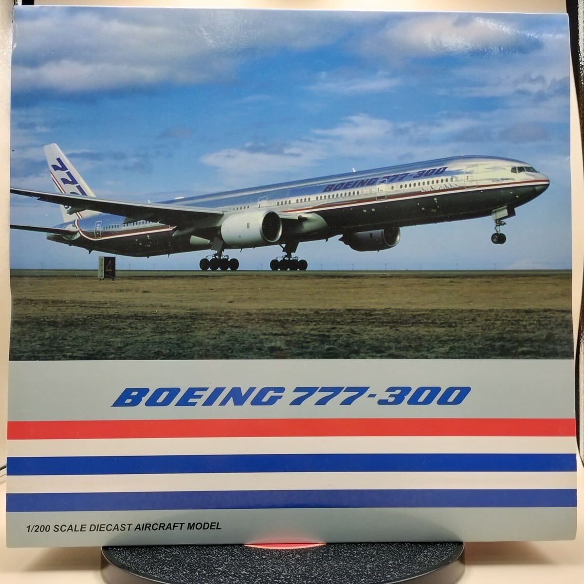JC Wings 1/200 Boeing 777-300 N5014K XX2237 House Colors diecast