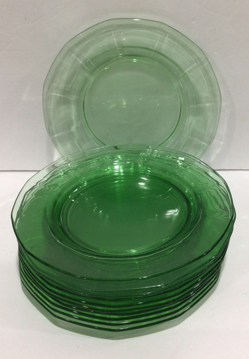 10 Vintage Green Glass Dessert Salad Luncheon Plates 8 3/4” Round