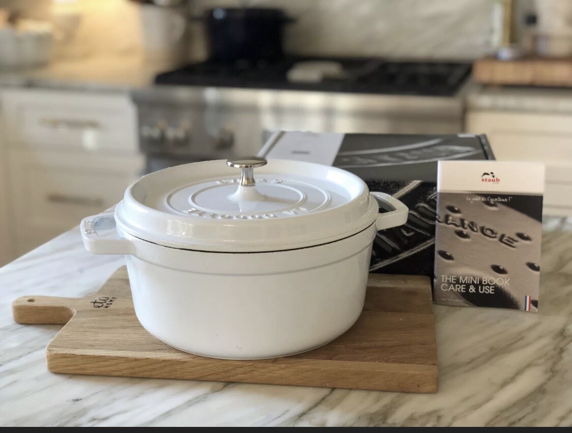 New In Box Staub 4 qt Cast Iron Round Cocotte (Dutch oven) - White