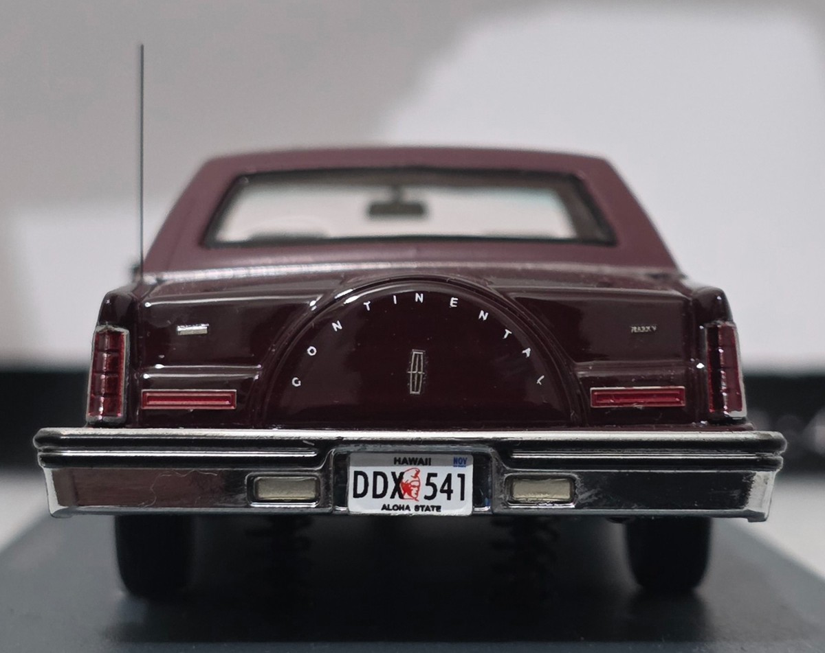 Lincoln Continental Mark VI Sedan 1980 Red 1:43 Neo NEO43541 Resin