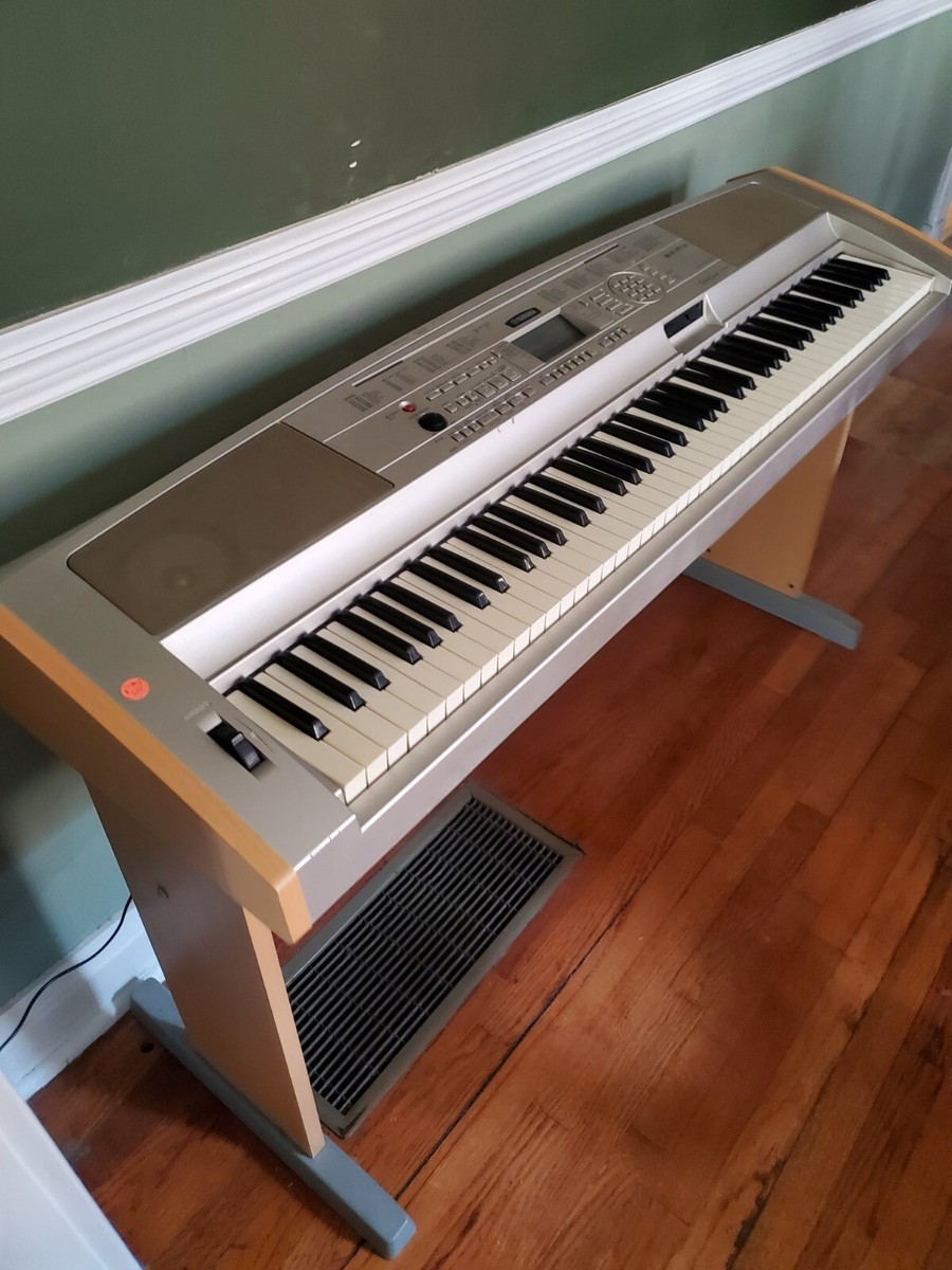 Yamaha Portable Grand DGX-500-Electric Keyboard-Great for Practice