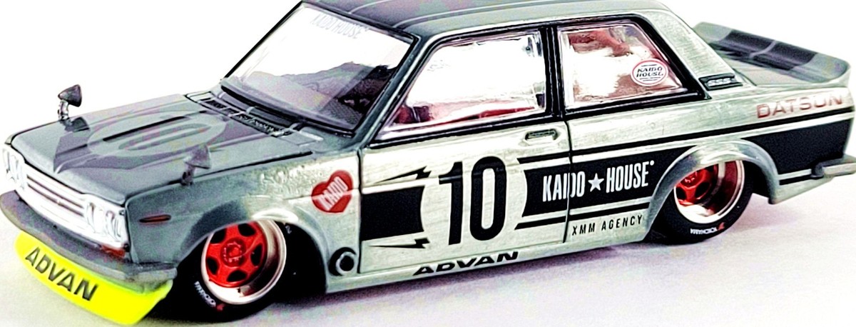 Kaido House x Mini GT Datsun 510 Street Team XMM V1 ⬜ WHITE