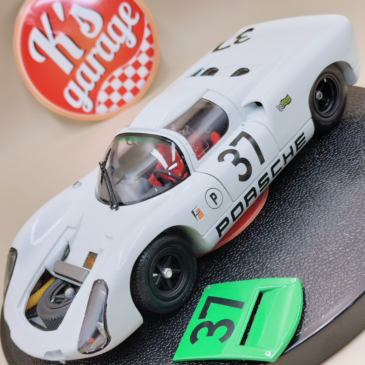 Exoto 1/18 Porsche 910 #37 White Green 12h Sebring Siffert