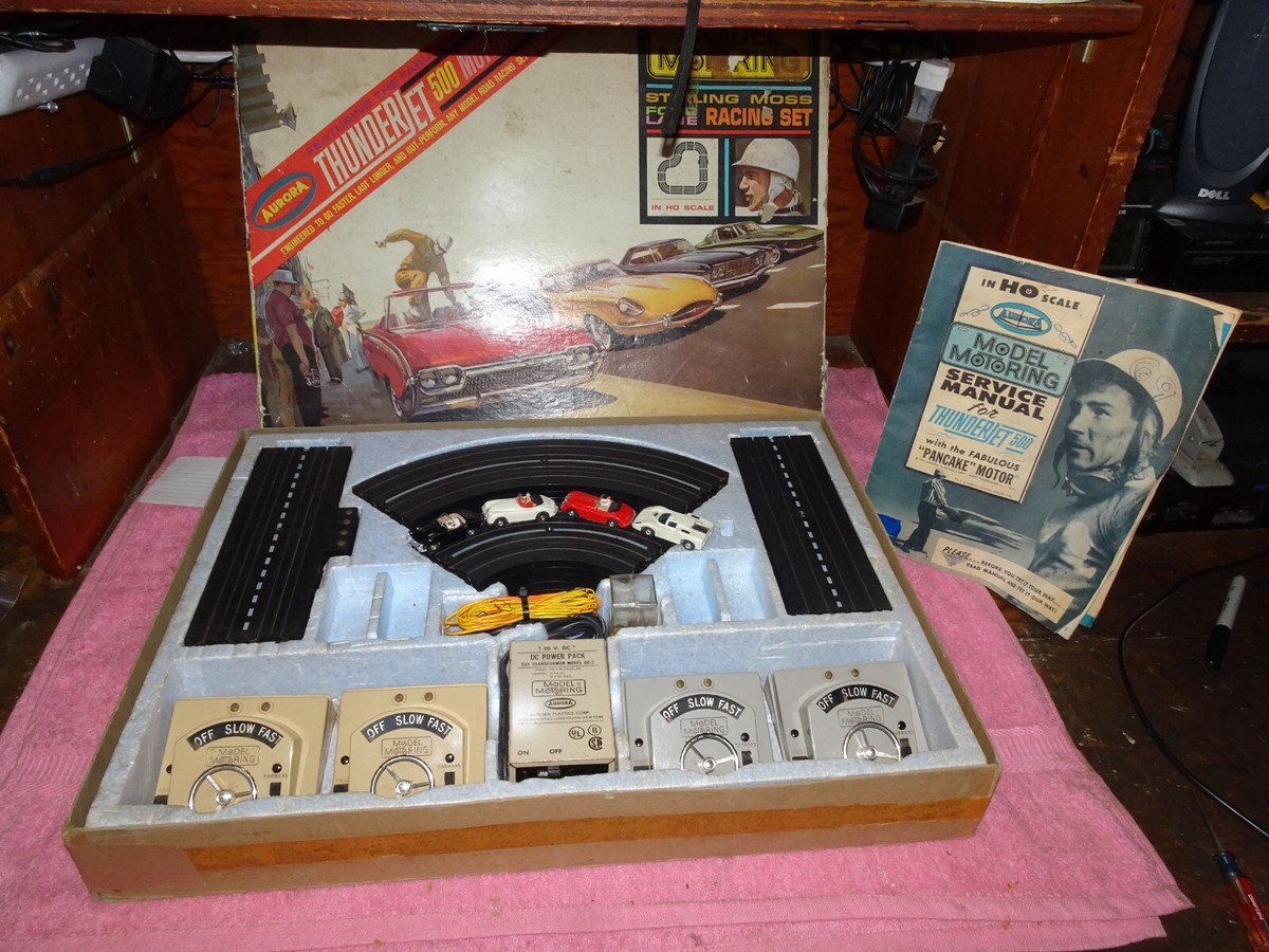 T-Jet Slot Car Set AURORA MODEL MOTORING THUNDERJET 500 SET