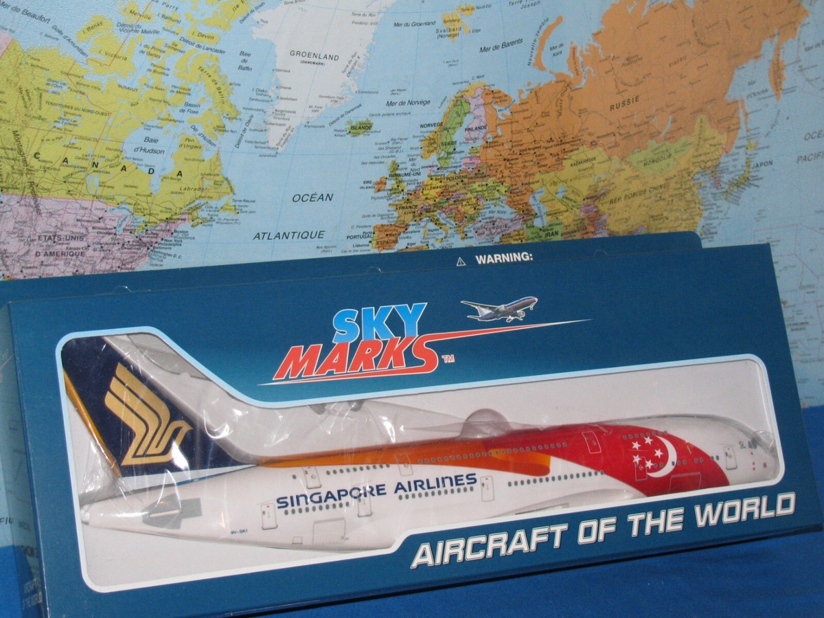1/200 SKYMARKS SINGAPORE AIRLINES AIRBUS A380-800 W/GEAR AIRCRAFT