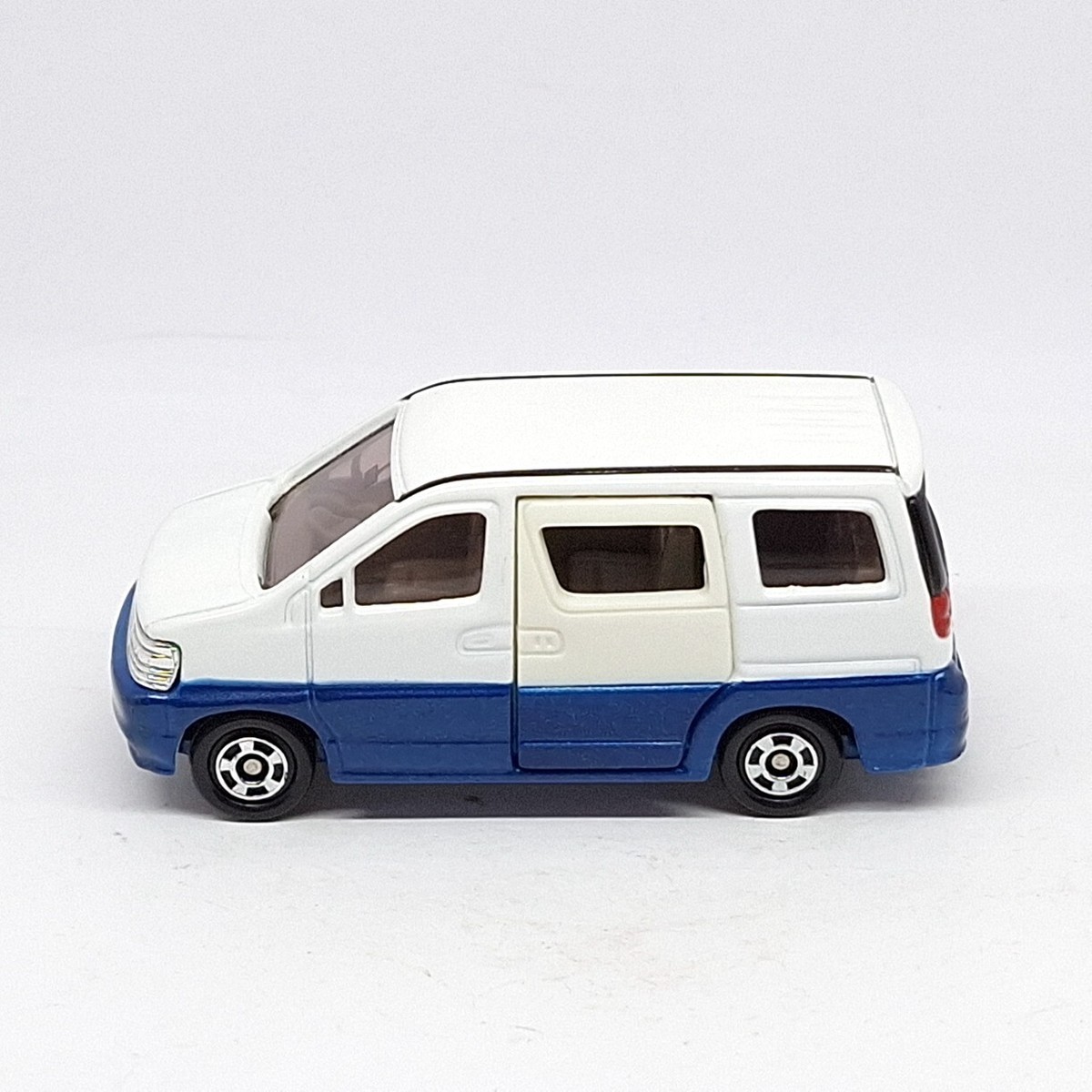 TOMICA 89 NISSAN ELGRAND 1/64 NEW white / blue | eBay