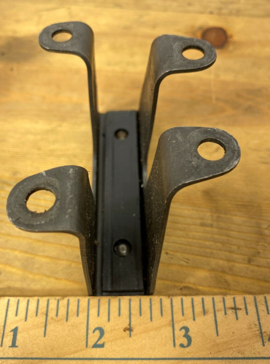 1984-1987 Kawasaki Ninja 900 Upper Cam Chain Guide P/N: 12053-1115