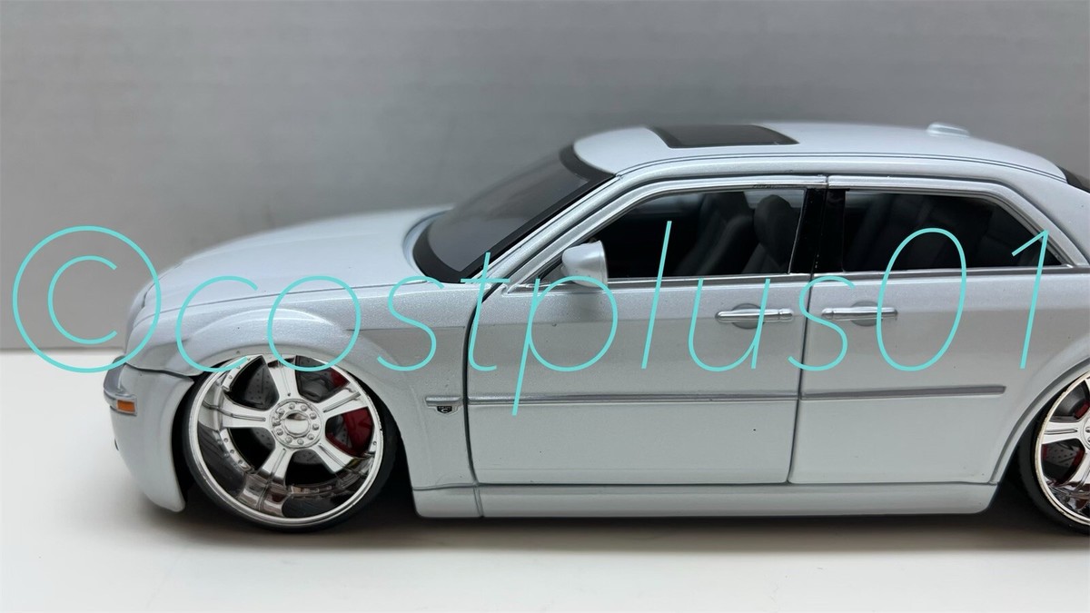 JADA DUB CITY CHRYSLER 300C 1:24 WHITE REVERSE DOORS | eBay