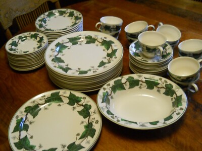 Wedgwood Napoleon Ivy Dinnerware, Dinner/Luncheon/Dessert Plates
