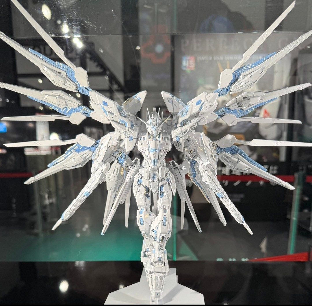 MGEX 1/100 Strike Freedom Gundam [TWILIGHT COATING] Limited
