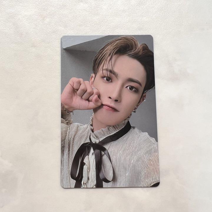 ATEEZ HONGJOONG THE WORLD EP PARADIGM OFFICIAL PHOTO CARD SOLO