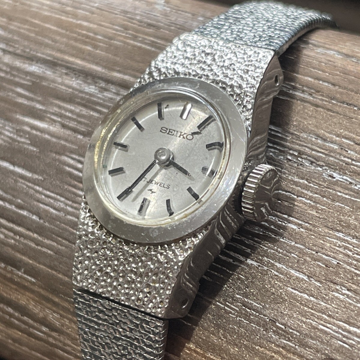 SEIKO Vintage Silver Tone Women 17J Watch 11-0450 Manual Winding