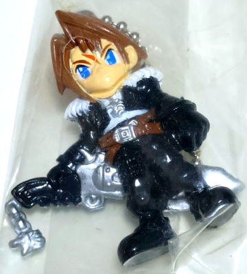 Final Fantasy VIII 8 Squall Leonhart Figure Keychain Bandai