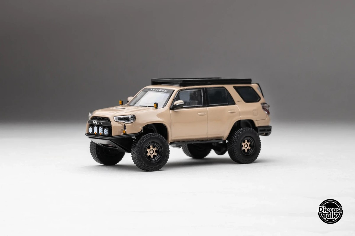 GCD 1:64 Toyota 4Runner Pre-Runner (Madpews) with accessories