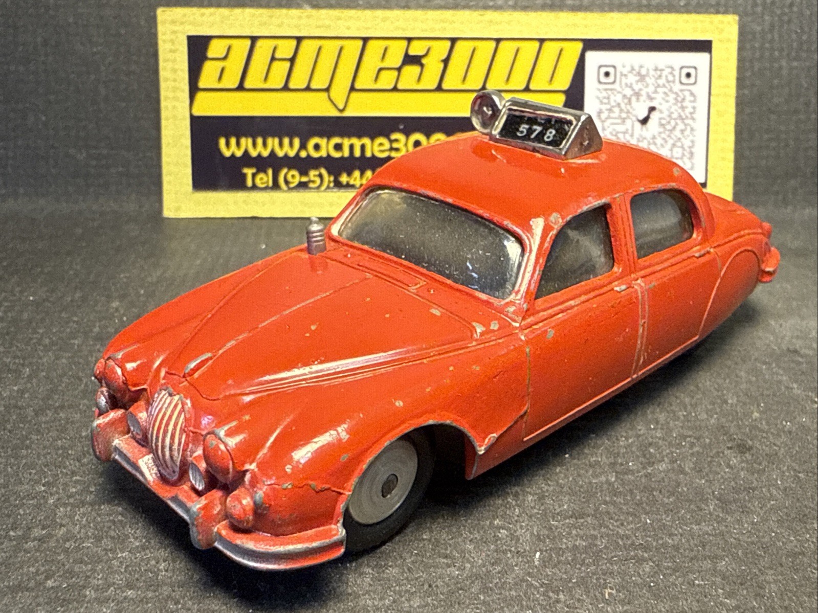 Corgi 213, Jaguar Fire Chief's Car - Free Price Guide & Review