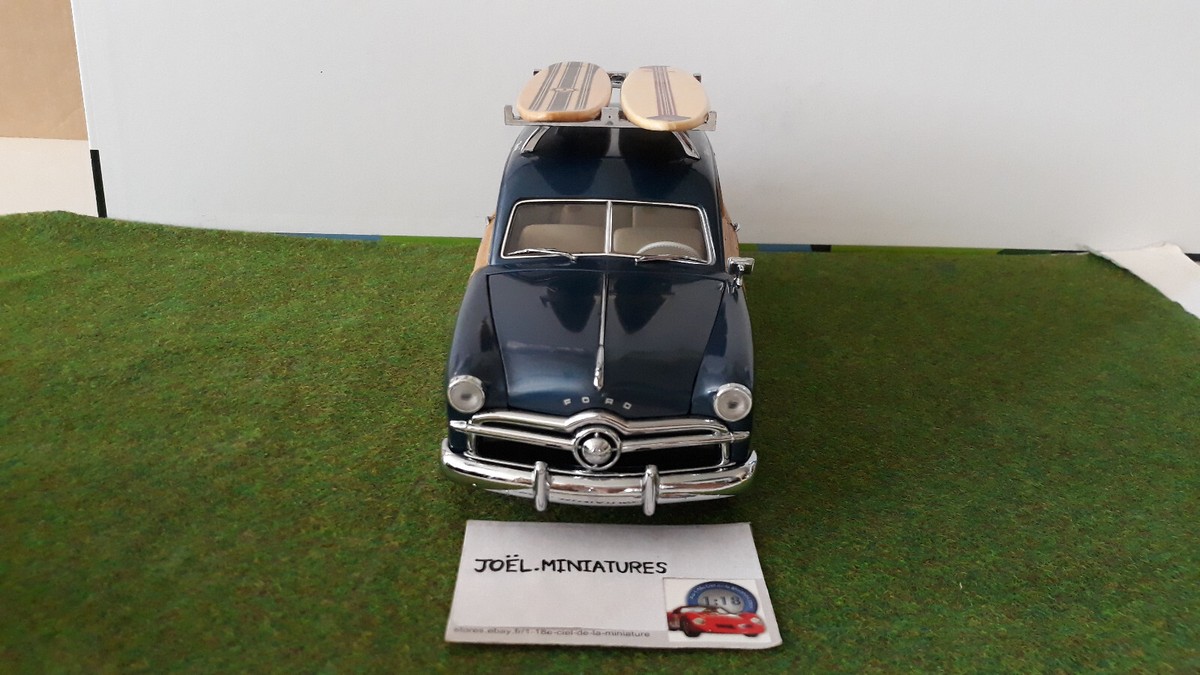 FORD WOODY STATION WAGON 1949 bleu au 1/18 MOTOR CITY CLASSICS