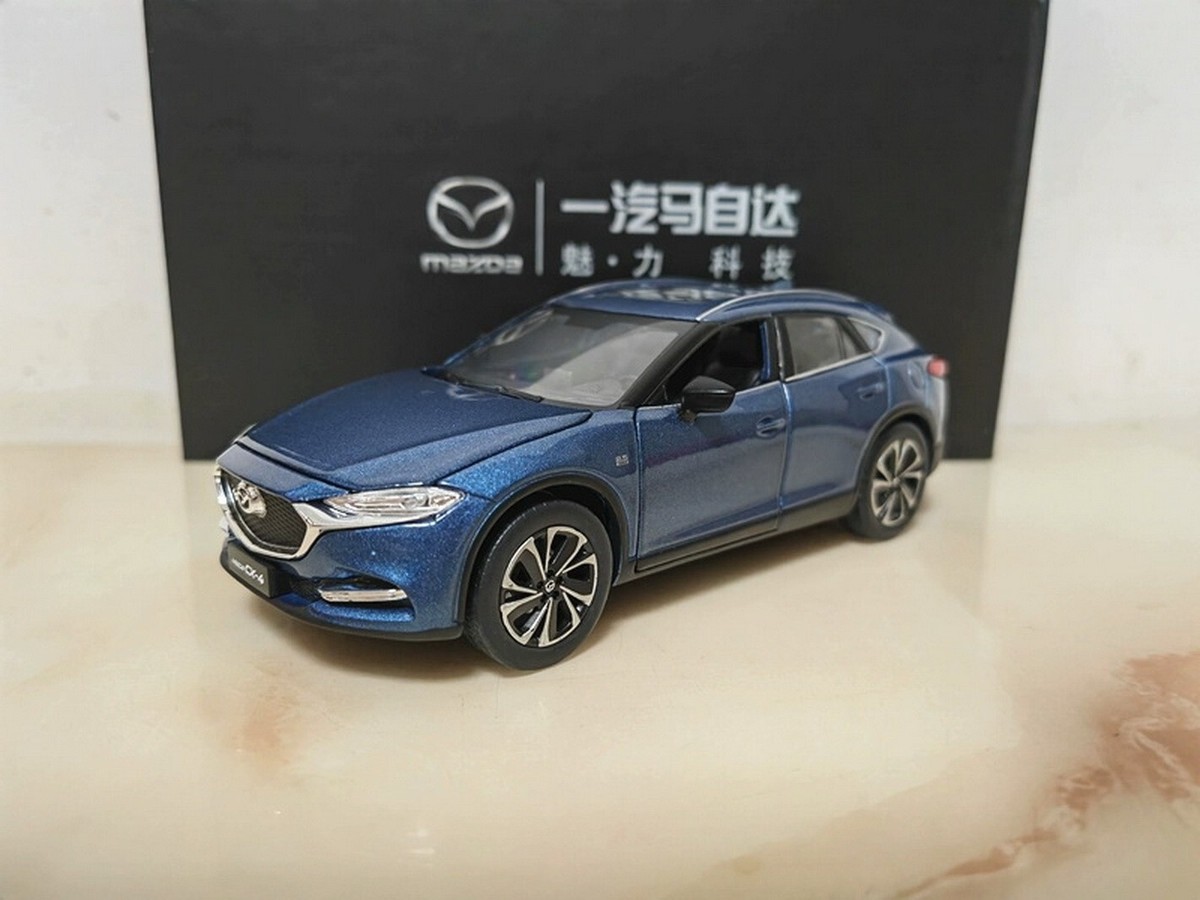 1/32 Scale MAZDA CX-4 2020 Blue Diecast Car Model Toy Collection