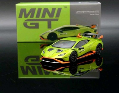 MINI GT Lamborghini Huracan STO Verde #547 (LorR Random delivery