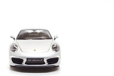 Welly NEX 1:18 Porsche 911 Carrera S Coupe (991) in Rhodium Silver