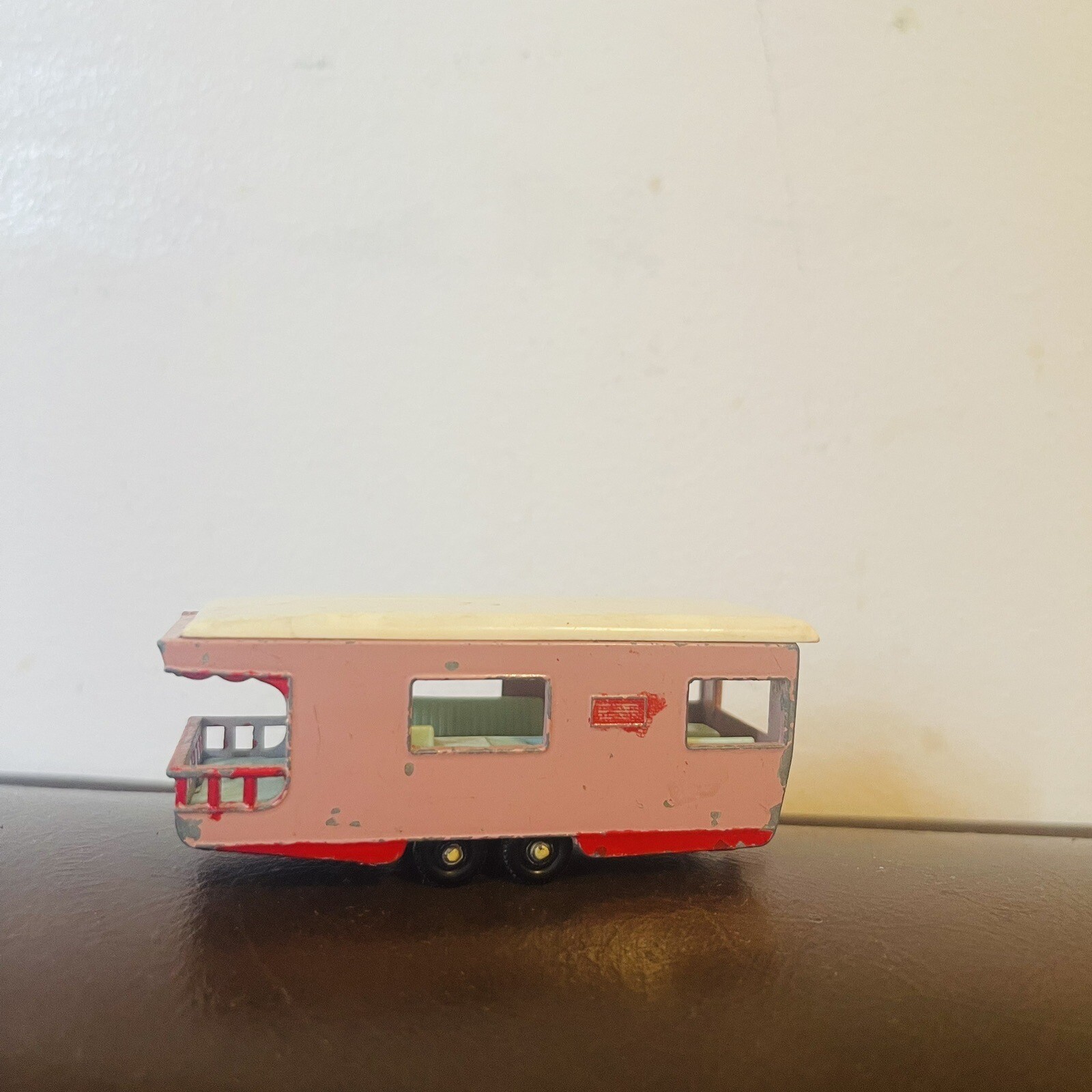 Matchbox 23d, Trailer Caravan - Free Price Guide & Review