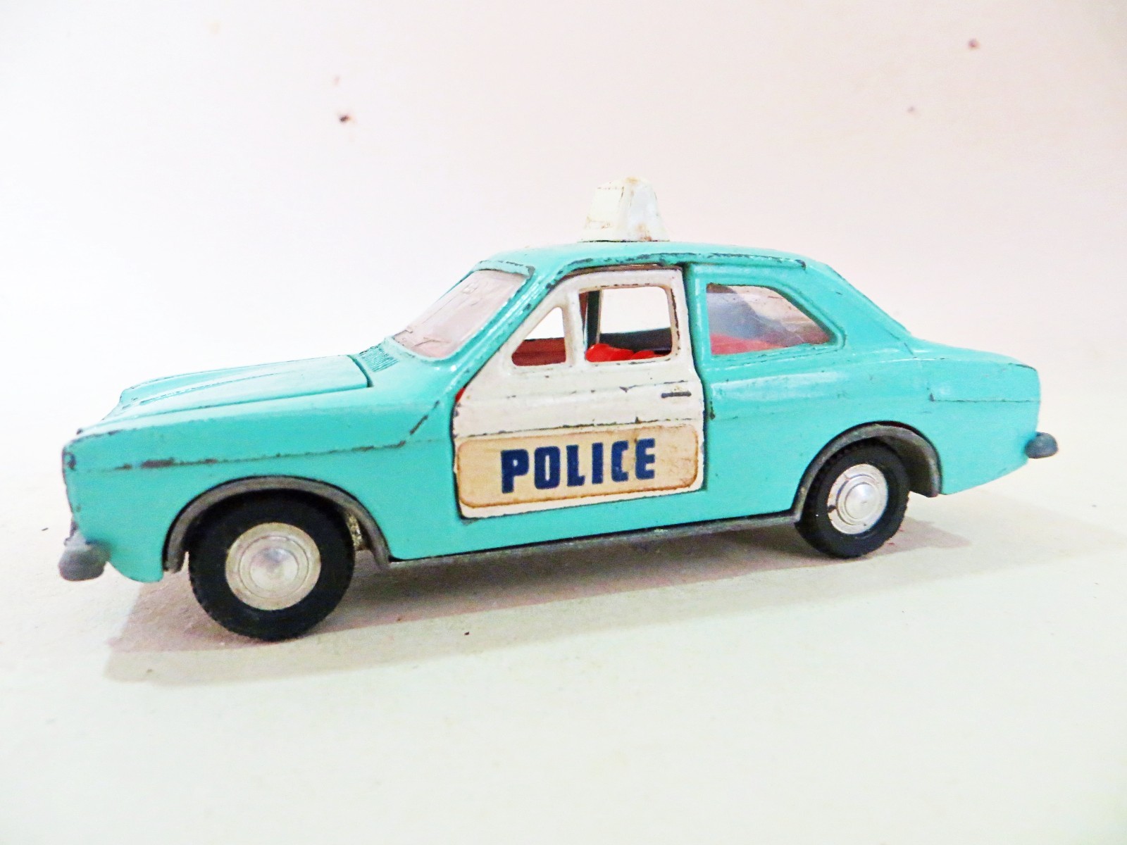 Dinky 270, Ford Panda Police Car - Free Price Guide & Review