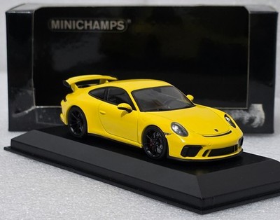 Porsche 911 (991.II) GT3 2016 Racing Yellow 1:43 Minichamps