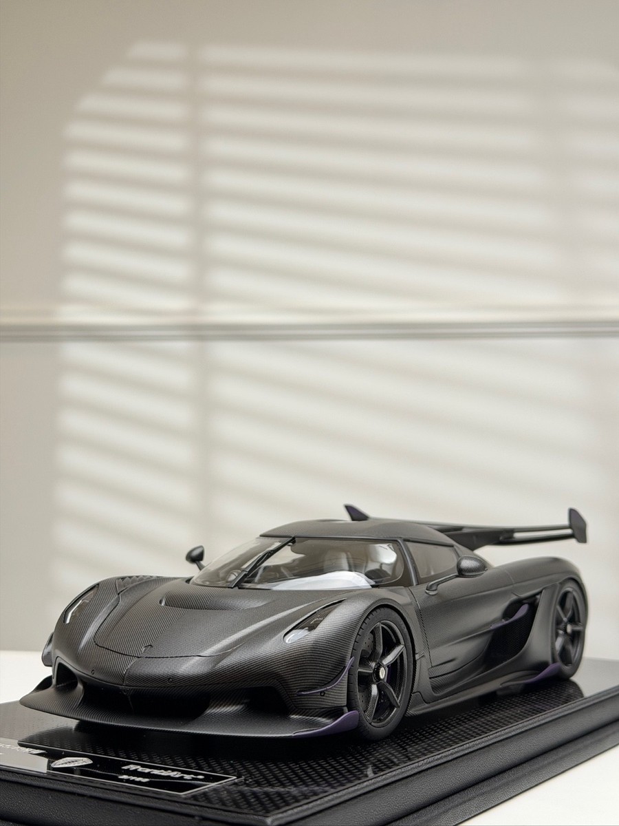 Koenigsegg Jesko (Full Exposed Carbon Fiber) [FrontiArt] 1/18