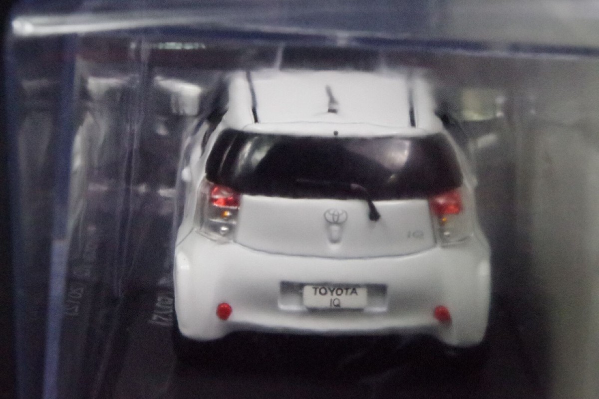 Toyota IQ 2012 White 1/43 Scale Mini Car Box Display Diecast Vol